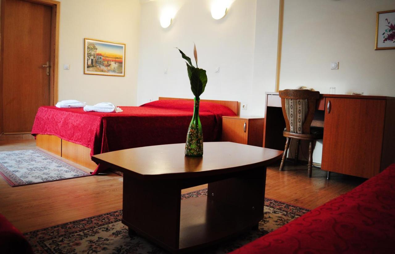 Vip Hotel Skopje - New Management Eksteriør billede